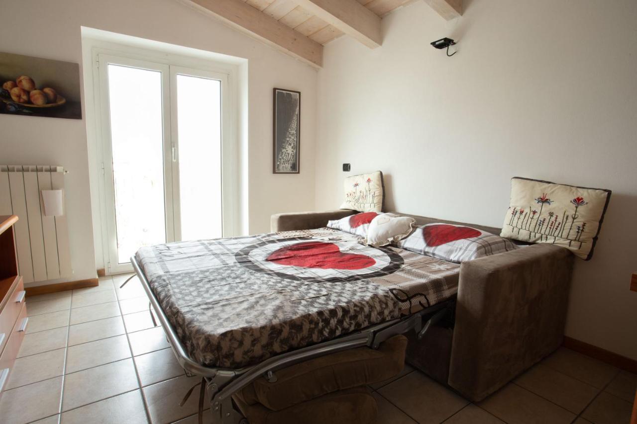 Casa Vacanze Valeria ซอนดริโอ ภายนอก รูปภาพ