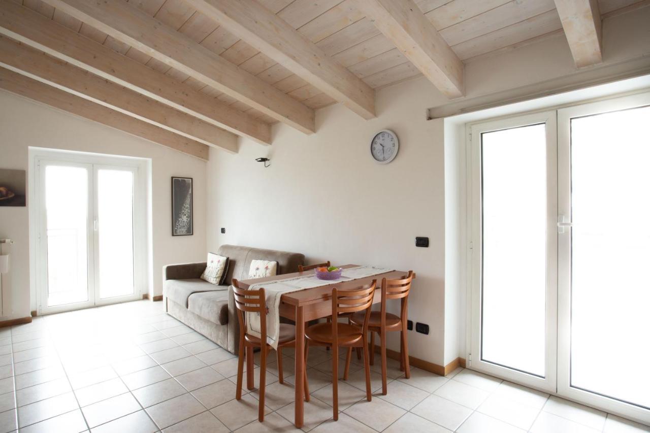 Casa Vacanze Valeria ซอนดริโอ ภายนอก รูปภาพ