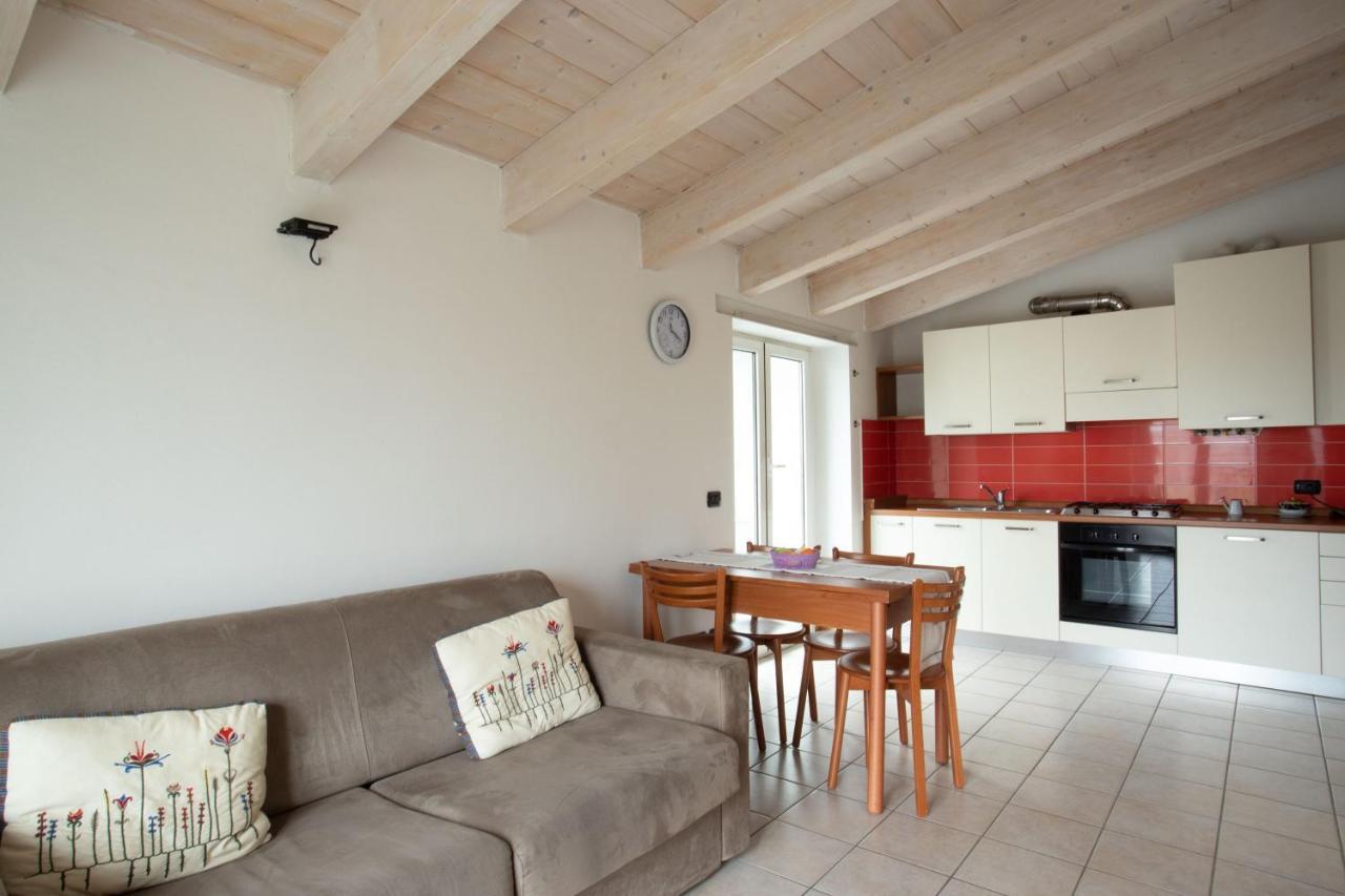 Casa Vacanze Valeria ซอนดริโอ ภายนอก รูปภาพ