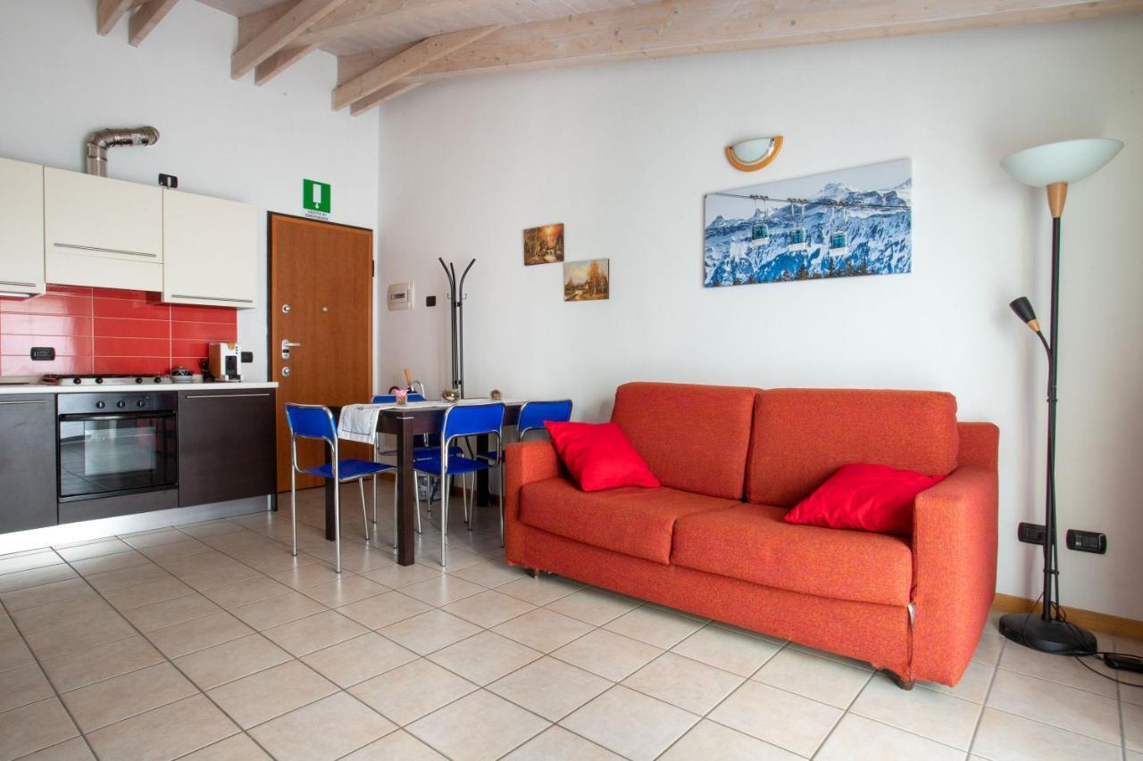 Casa Vacanze Valeria ซอนดริโอ ภายนอก รูปภาพ