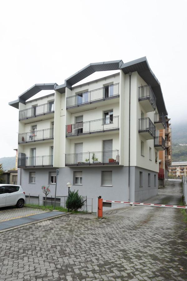 Casa Vacanze Valeria ซอนดริโอ ภายนอก รูปภาพ